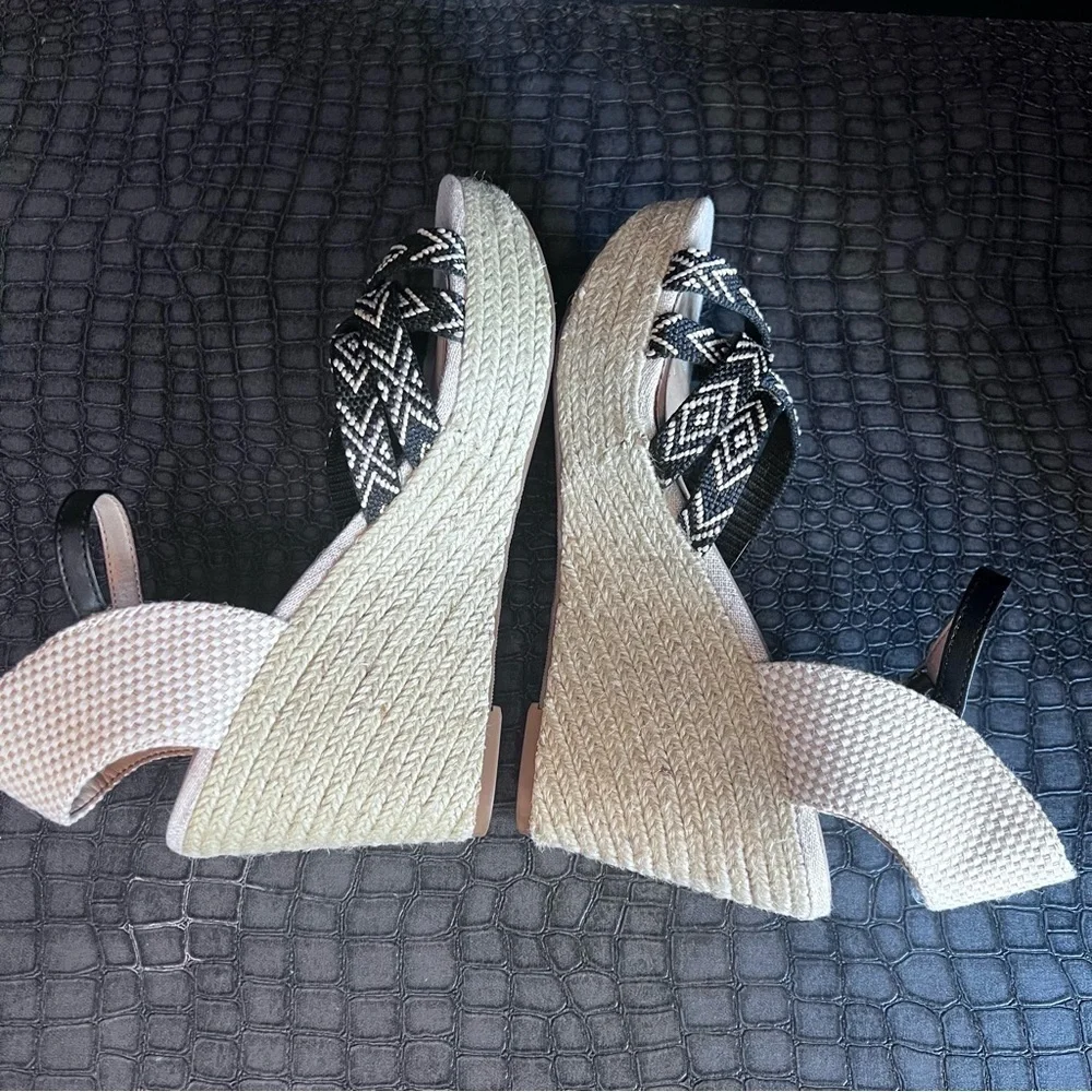 LUCKY BRAND MAHIMA PLATFORM SANDALS Color: Beige- Black Size: 7 New Summer shoe